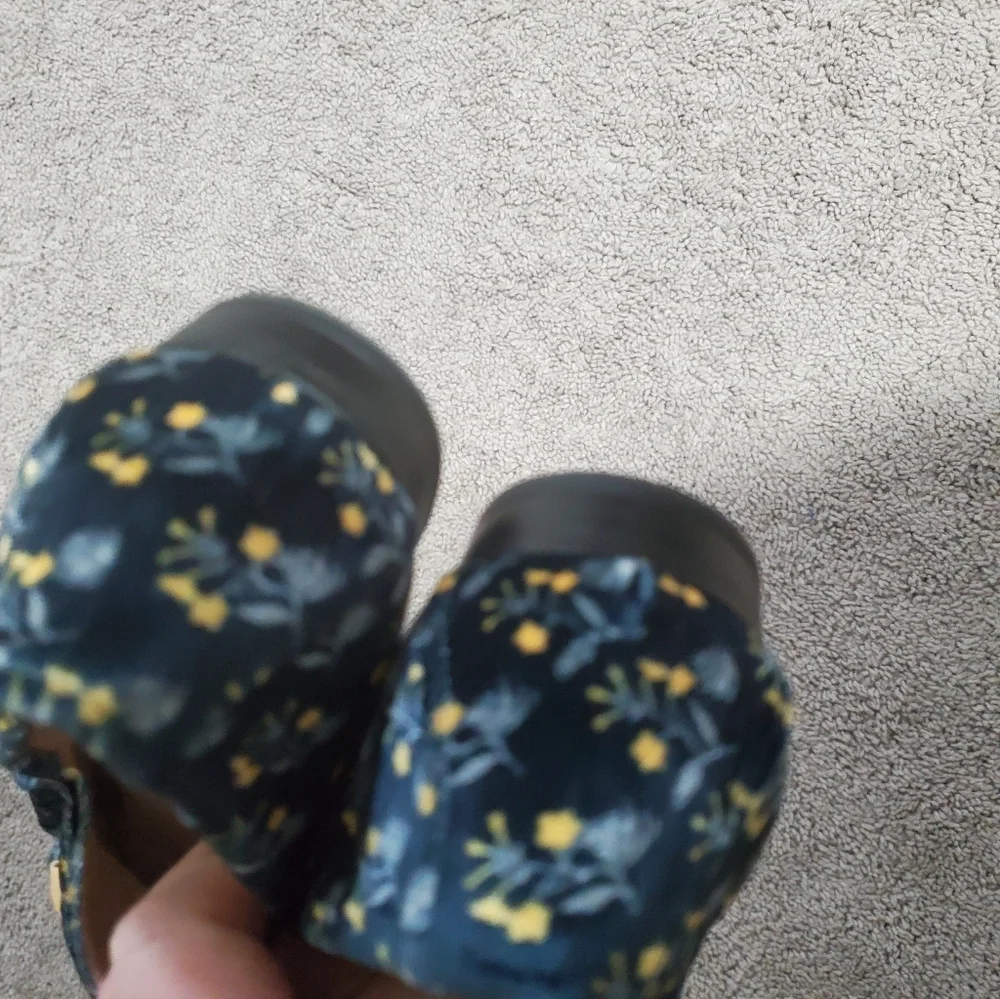 Cabi Velvet Feel Flodal Loafers With Gold Tone Hardware Size 7 - Picture 6 of 6